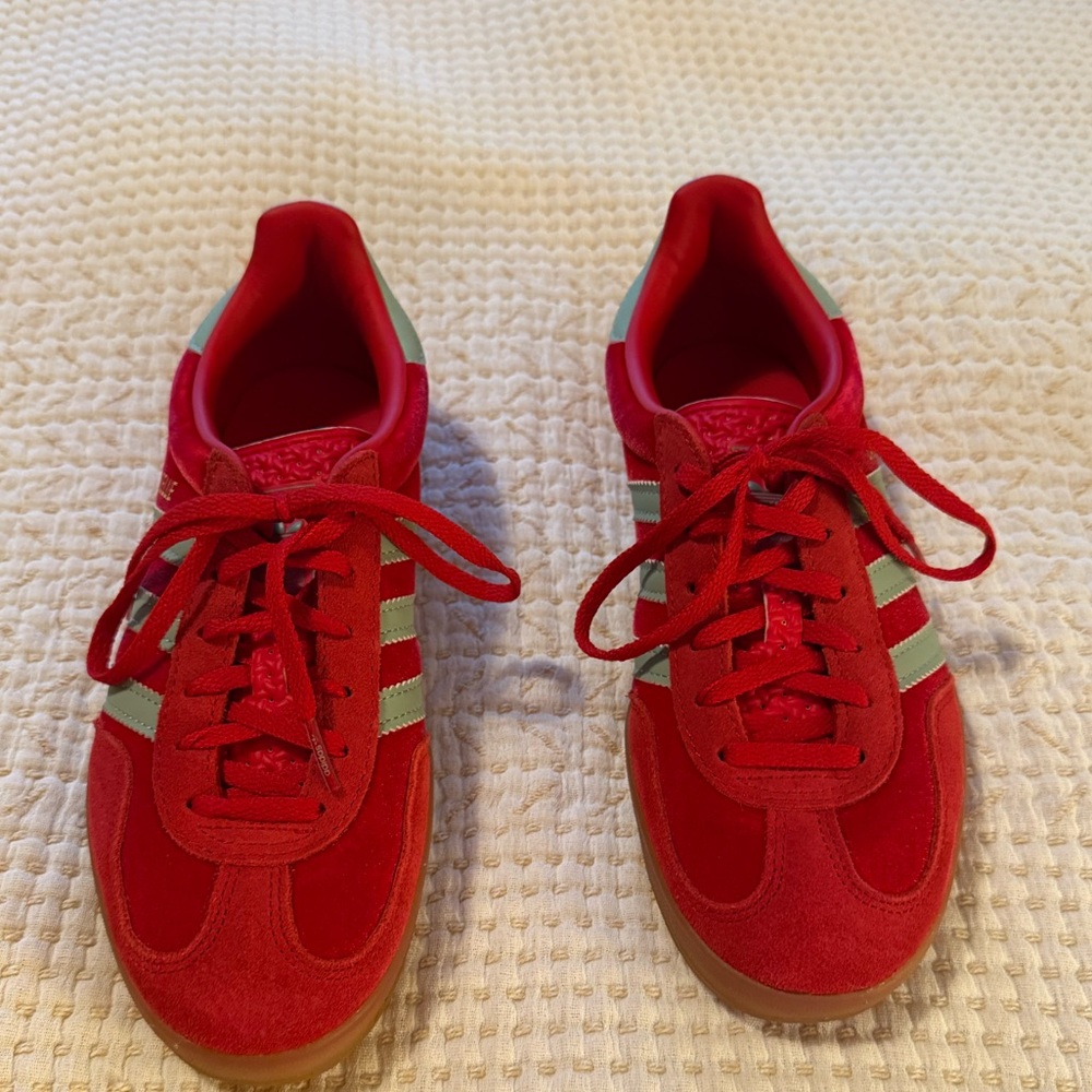 adidas Women's Sneakers in Red with Green Stripes